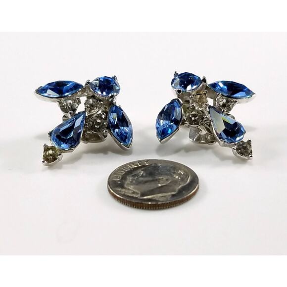Vintage BOGOFF Blue Rhinestones Clip Earrings, "Vintage Jewels", 1950s - Picture 6 of 9